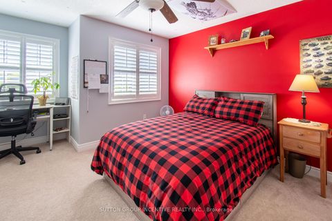 Photo 25 at 18 Graihawk Drive, Ardagh, Barrie