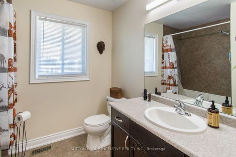 Photo 27 at 18 Graihawk Drive, Ardagh, Barrie