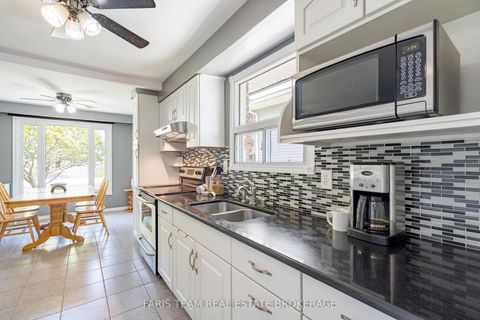 Photo 7 at 5 Fitzroy Terrace, Allandale Heights, Barrie