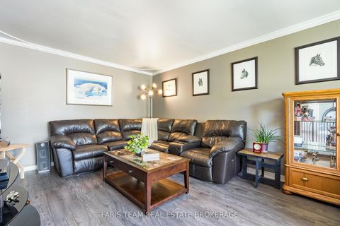 Photo 13 at 5 Fitzroy Terrace, Allandale Heights, Barrie