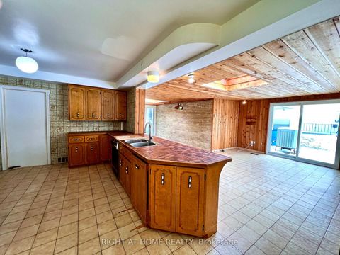 Photo 11 at 77 Riverside Boulevard, Uplands, Vaughan