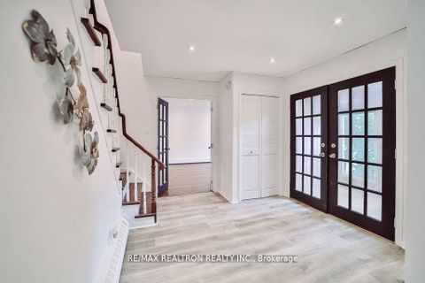 Photo 4 at 18 Debra Crescent, Allandale Heights, Barrie