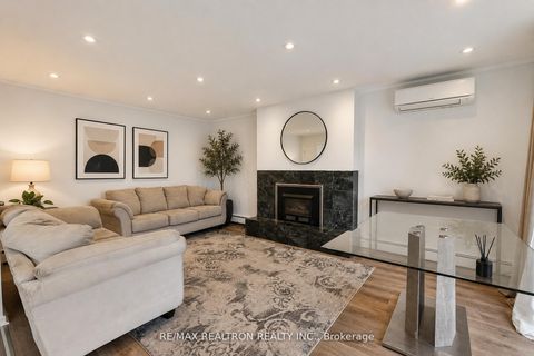 Photo 8 at 18 Debra Crescent, Allandale Heights, Barrie