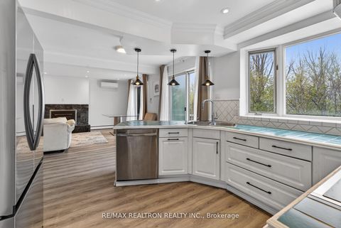 Photo 14 at 18 Debra Crescent, Allandale Heights, Barrie