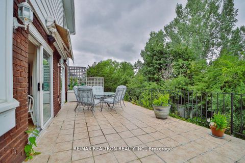 Photo 15 at 18 Debra Crescent, Allandale Heights, Barrie