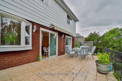 Photo 16 at 18 Debra Crescent, Allandale Heights, Barrie