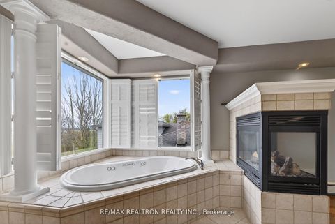 Photo 25 at 18 Debra Crescent, Allandale Heights, Barrie