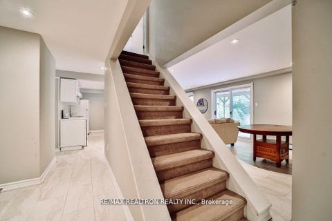 Photo 30 at 18 Debra Crescent, Allandale Heights, Barrie