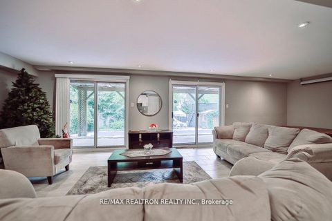 Photo 31 at 18 Debra Crescent, Allandale Heights, Barrie