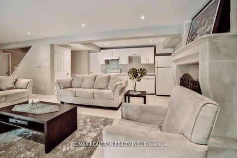 Photo 33 at 18 Debra Crescent, Allandale Heights, Barrie