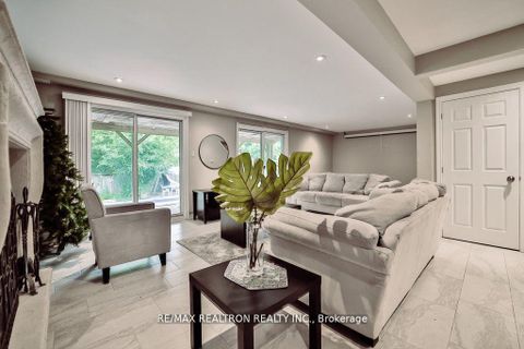 Photo 34 at 18 Debra Crescent, Allandale Heights, Barrie