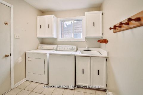 Photo 38 at 18 Debra Crescent, Allandale Heights, Barrie