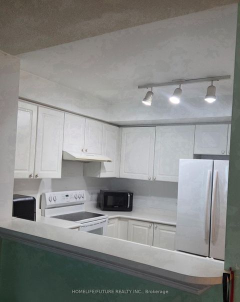 Photo 4 at 1209 - 1 Lee Centre Drive, Woburn, Toronto