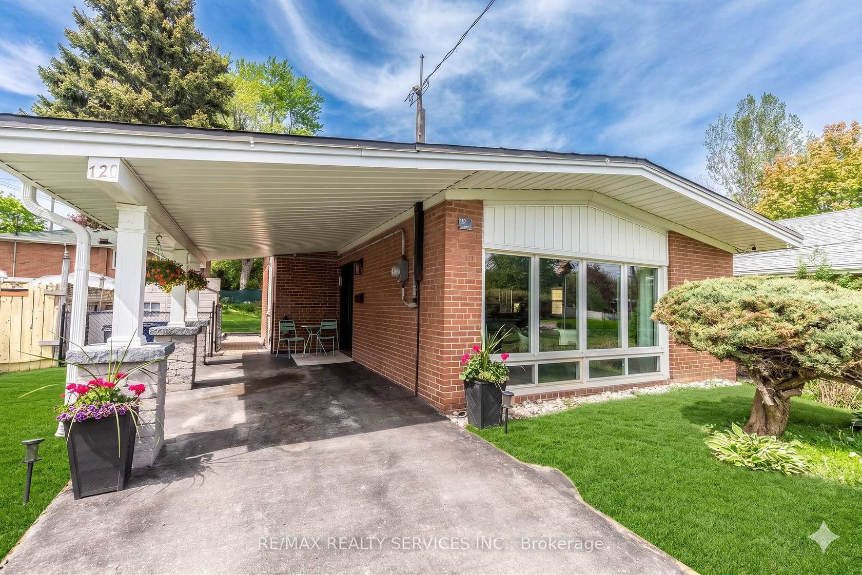 126 Roebuck Drive, Kennedy Park, Toronto photo number 2