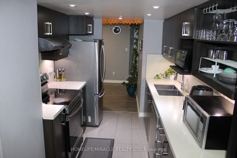 Photo 11 at 1211 - 3 Rowntree Road, Jamestown, Toronto