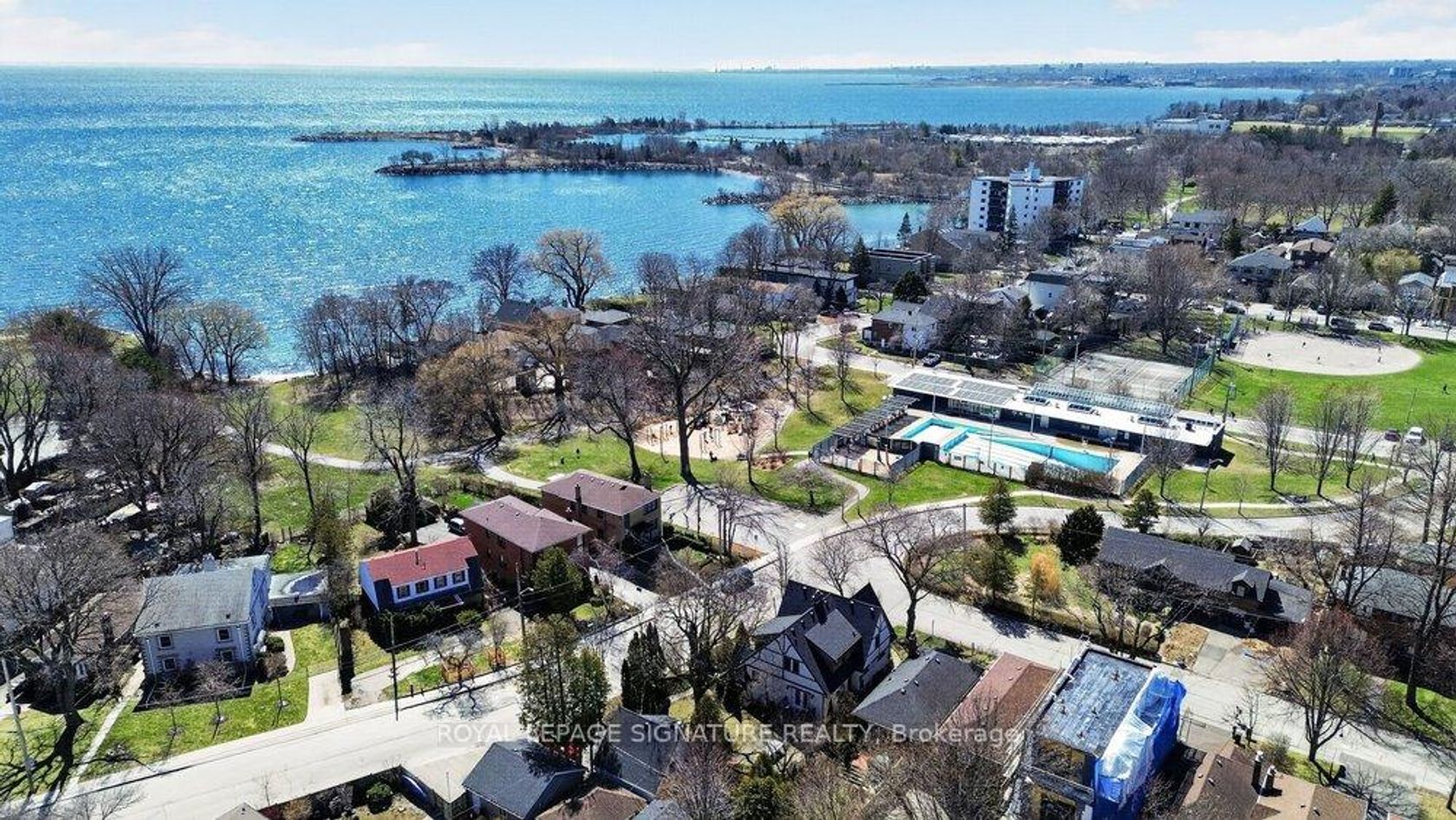 175B Lake Shore Drive, New Toronto, Toronto photo number 2