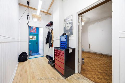Photo 3 at 717 Richmond Street W, Niagara, Toronto