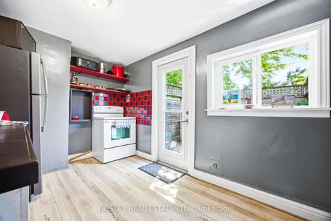 Photo 8 at 717 Richmond Street W, Niagara, Toronto
