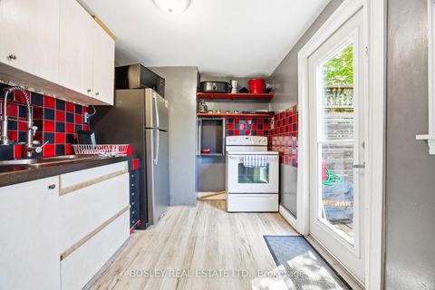 Photo 9 at 717 Richmond Street W, Niagara, Toronto