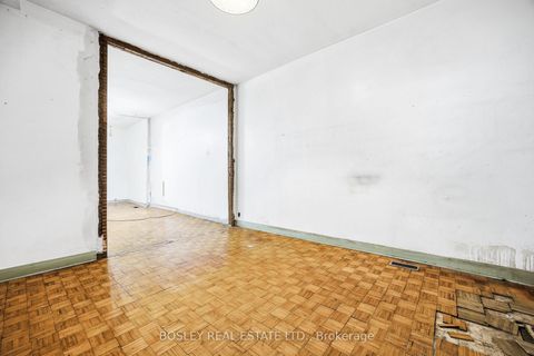 Photo 18 at 717 Richmond Street W, Niagara, Toronto