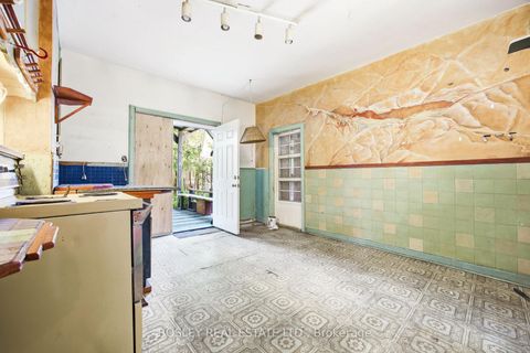 Photo 20 at 717 Richmond Street W, Niagara, Toronto