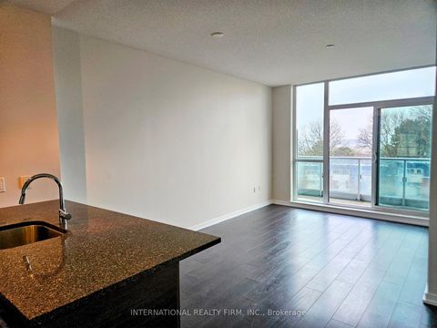 Photo 4 at 204 - 66 FOREST MANOR Road, Henry Farm, Toronto