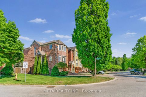 Photo 4 at 25 Crispin Court, Buttonville, Markham