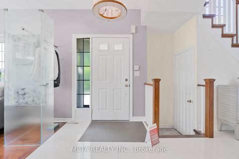 Photo 5 at 25 Crispin Court, Buttonville, Markham