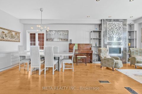 Photo 9 at 25 Crispin Court, Buttonville, Markham