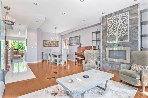 Photo 10 at 25 Crispin Court, Buttonville, Markham