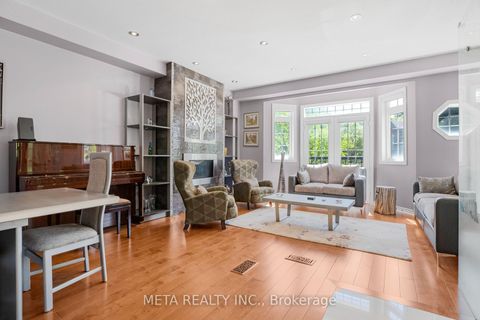 Photo 11 at 25 Crispin Court, Buttonville, Markham