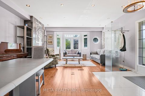 Photo 12 at 25 Crispin Court, Buttonville, Markham