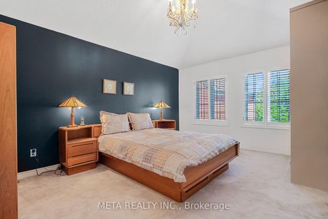 Photo 18 at 25 Crispin Court, Buttonville, Markham