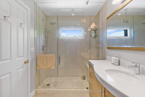 Photo 21 at 25 Crispin Court, Buttonville, Markham