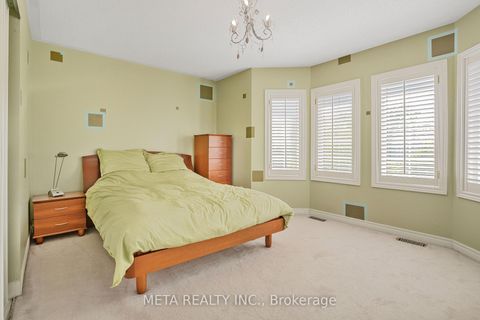 Photo 22 at 25 Crispin Court, Buttonville, Markham