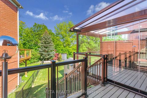 Photo 31 at 25 Crispin Court, Buttonville, Markham