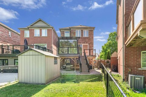 Photo 33 at 25 Crispin Court, Buttonville, Markham