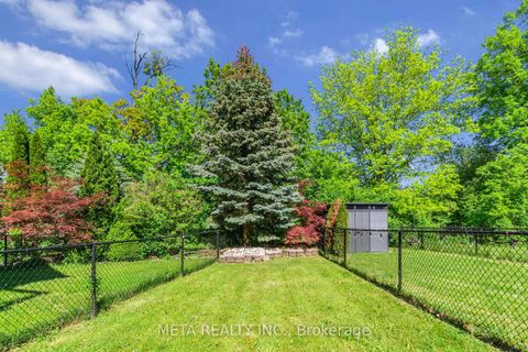 Photo 34 at 25 Crispin Court, Buttonville, Markham