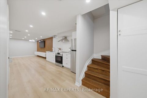 Photo 33 at 30 Zenith Avenue, Kleinburg, Vaughan