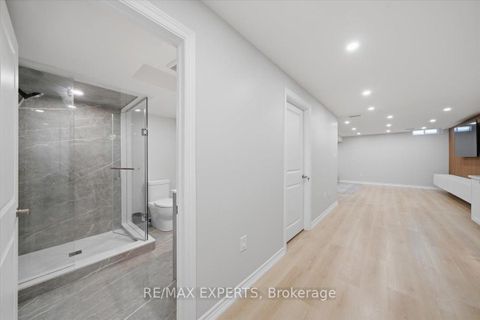 Photo 34 at 30 Zenith Avenue, Kleinburg, Vaughan