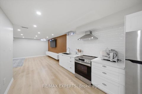 Photo 38 at 30 Zenith Avenue, Kleinburg, Vaughan