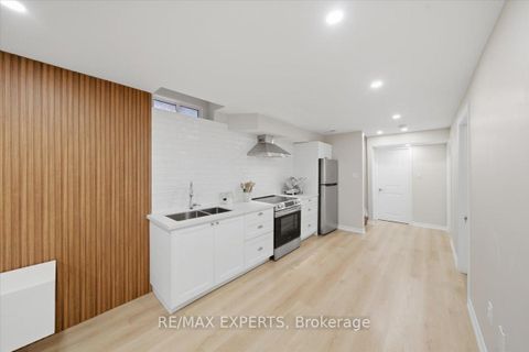 Photo 39 at 30 Zenith Avenue, Kleinburg, Vaughan