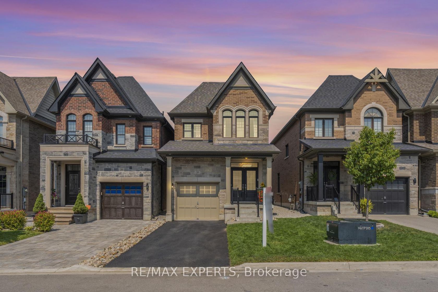 30 Zenith Avenue, Kleinburg, Vaughan photo number 2