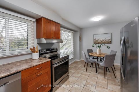 Photo 5 at 30 - 220 Ormond Drive, Samac, Oshawa
