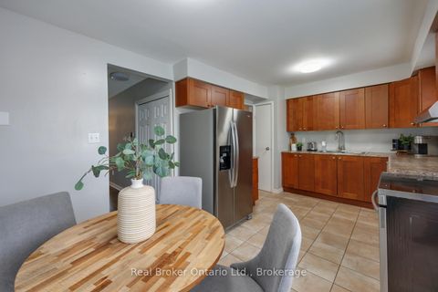 Photo 6 at 30 - 220 Ormond Drive, Samac, Oshawa