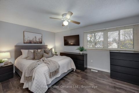 Photo 13 at 30 - 220 Ormond Drive, Samac, Oshawa