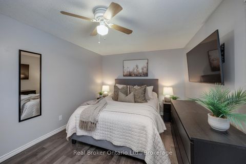 Photo 14 at 30 - 220 Ormond Drive, Samac, Oshawa