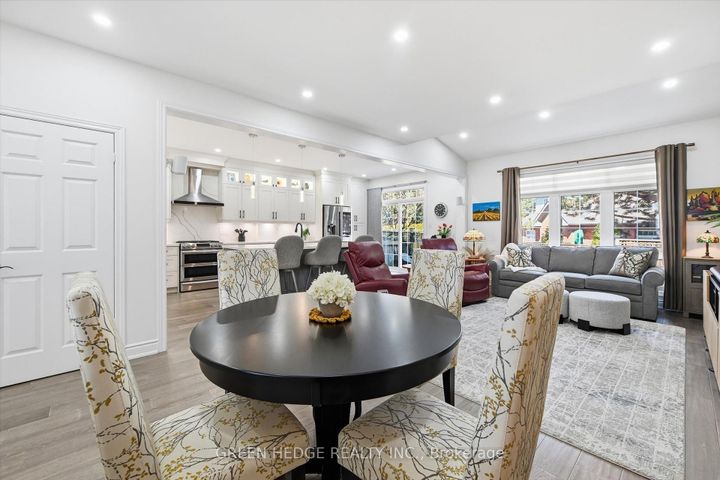 Photo 5 at 5 - 4360 Millcroft Park Drive, Rose, Burlington