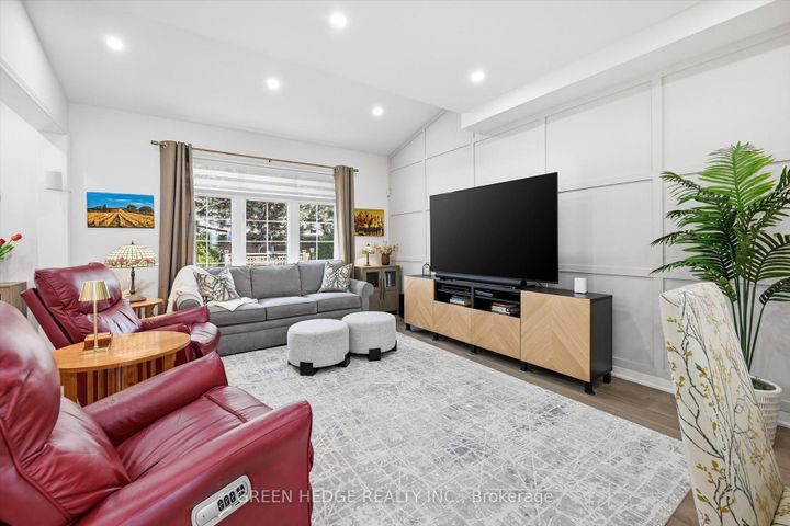 Photo 7 at 5 - 4360 Millcroft Park Drive, Rose, Burlington