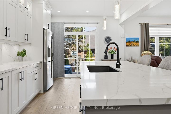 Photo 16 at 5 - 4360 Millcroft Park Drive, Rose, Burlington